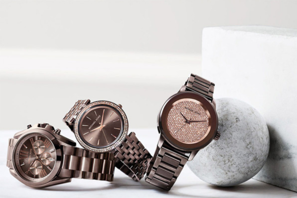 H&atilde;ng Michael Kors