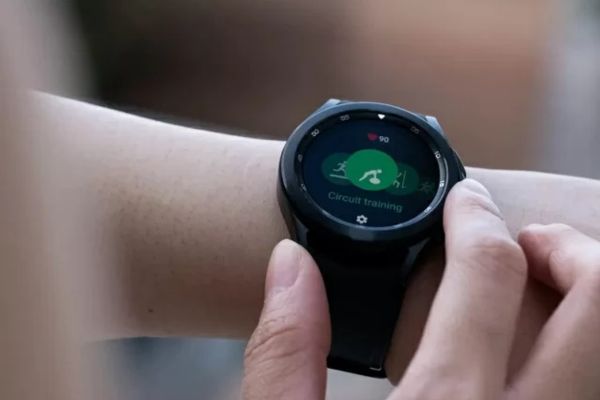 C&aacute;ch chỉnh giờ đồng hồ th&ocirc;ng minh