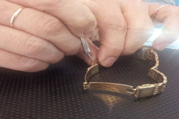 Th&aacute;o khung kh&oacute;a d&acirc;y 