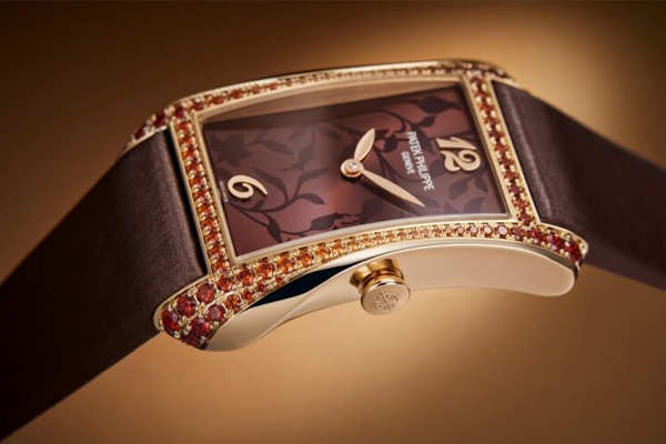 Đồng hồ cơ d&acirc;y da Patek Philippe Complications 5147G-001 Annual Calendar Moonphase