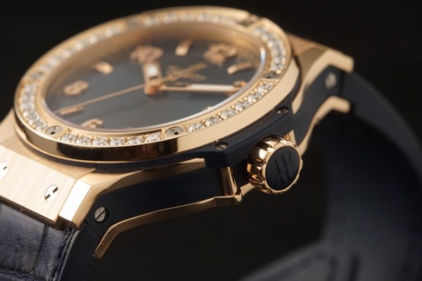 Những lưu ý quan trọng khi mua đồng hồ cũ của hãng Hublot bạn đừng bỏ lỡ