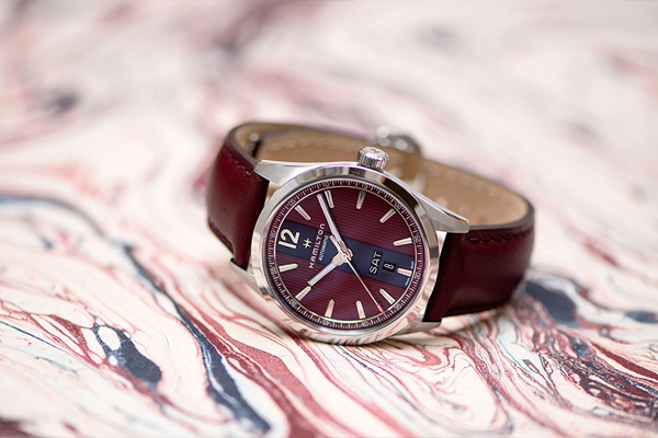 Mẫu đồng hồ đeo tay nữ phong c&aacute;ch cổ điển, sang xịn Hamilton Sylvia