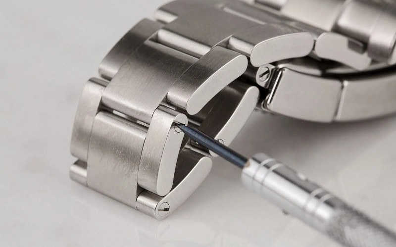 C&aacute;ch mở đồng hồ Rolex bằng tay