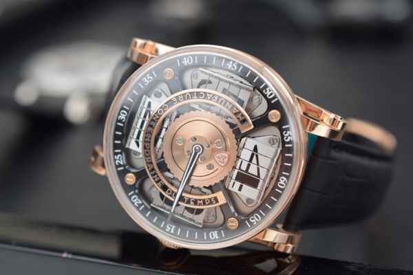 Mặt k&iacute;nh Sapphire c&oacute; bị xước kh&ocirc;ng? 