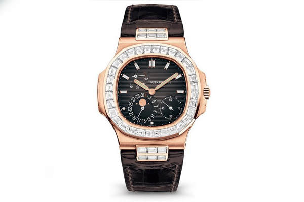 Patek Philippe Nautilus 5724R-001 Rose Gold &ndash; Date Moonphase