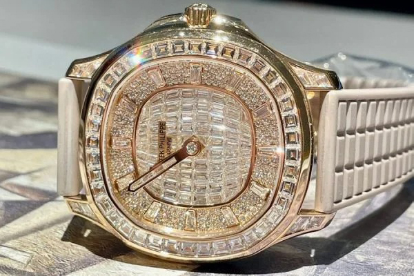 Patek Philippe Aquanaut 5062/450R-001 &ndash; Luce Haute Joaillerie Diamonds