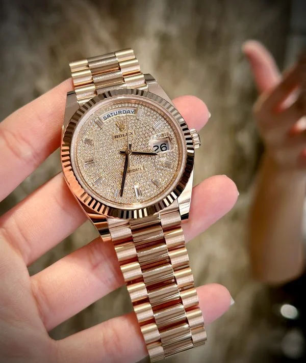 đồng hồ Rolex ch&iacute;nh h&atilde;ng Day-Date 40mm Rose Gold 228235-0036 new 2023